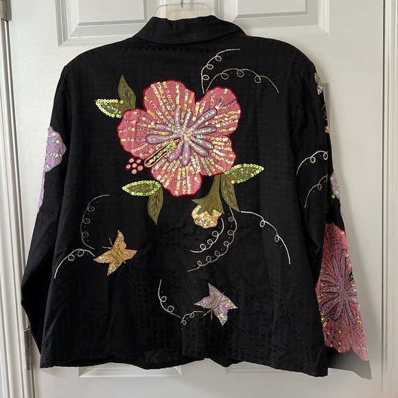 Drapers & Damon's black sequin floral jacket, size 1X.  Button front. - Picture 6 of 8